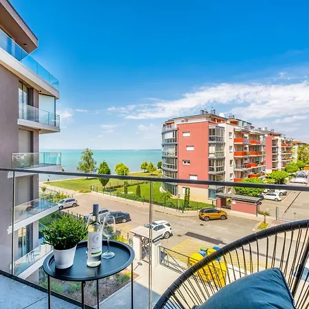 Апартаменты Myflat Coral Premium *