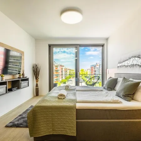 Myflat Coral Premium Апартаменты Шиофок