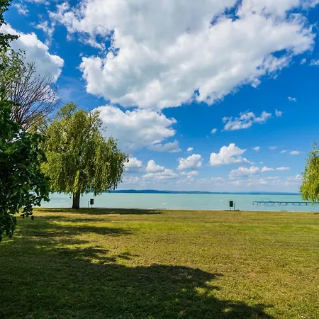 Mf Coral Apartament Siófok
